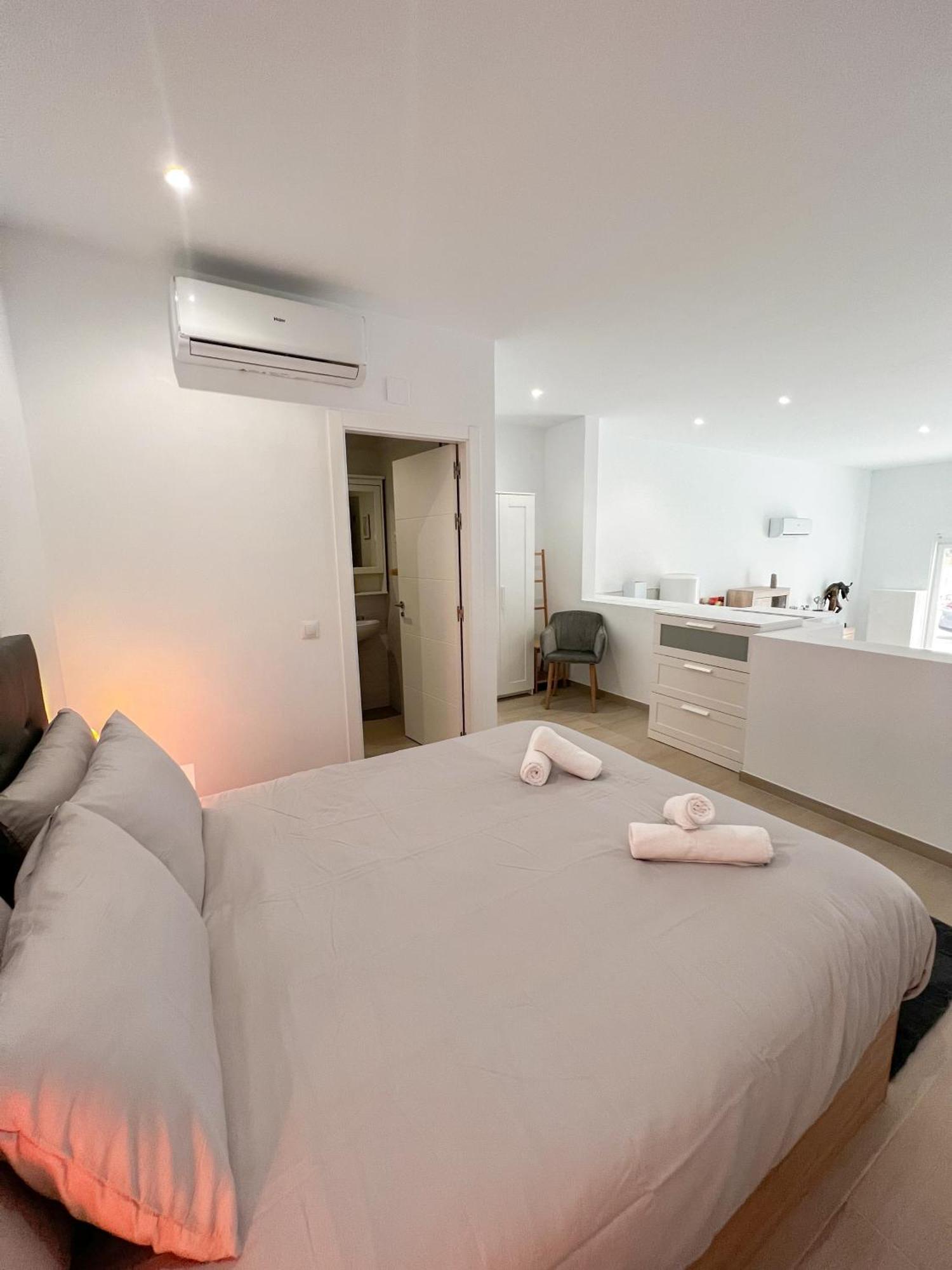 Cozy And Modern Family Flat Carihuela Leilighet Torremolinos Eksteriør bilde