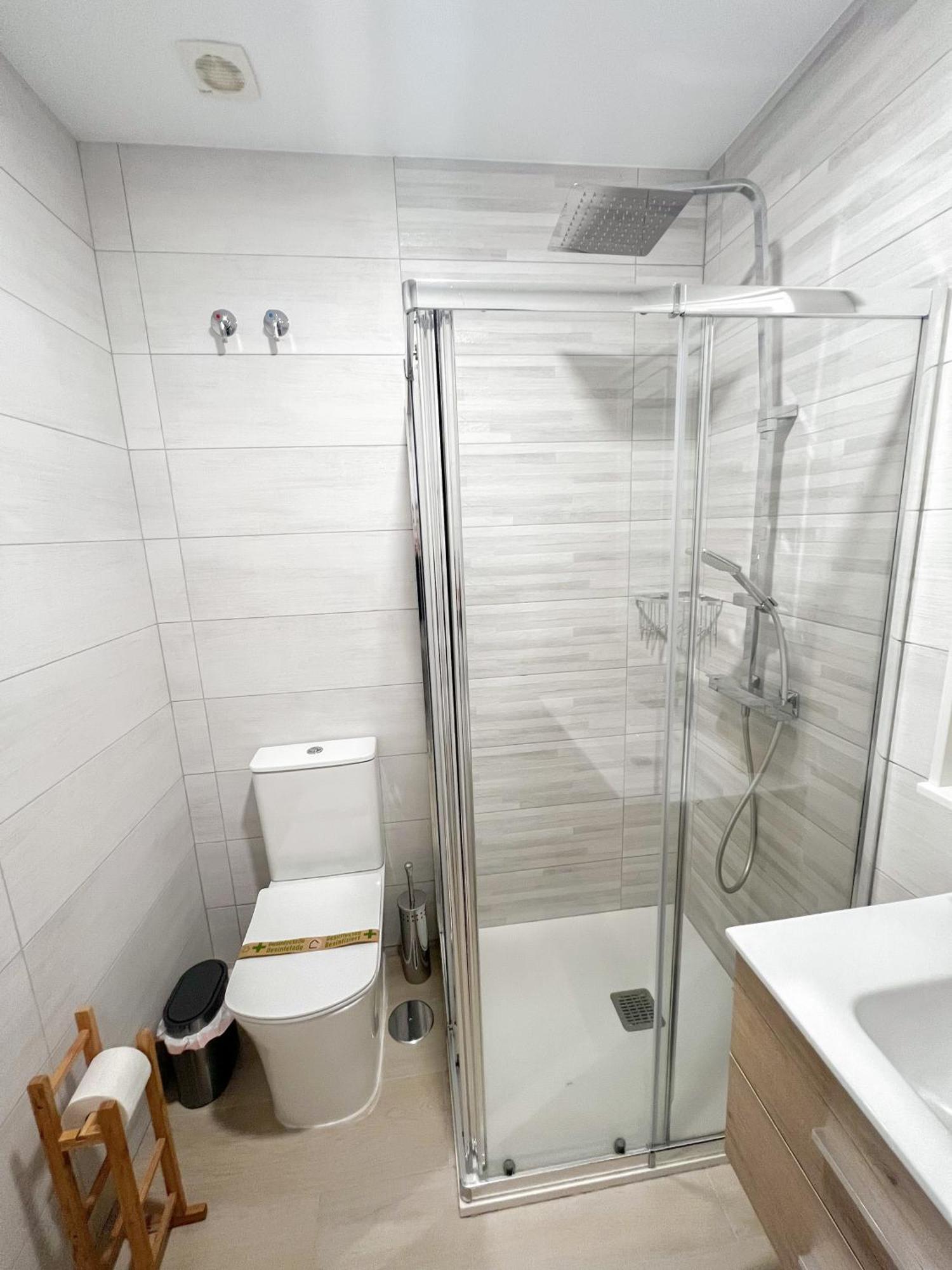 Cozy And Modern Family Flat Carihuela Leilighet Torremolinos Eksteriør bilde