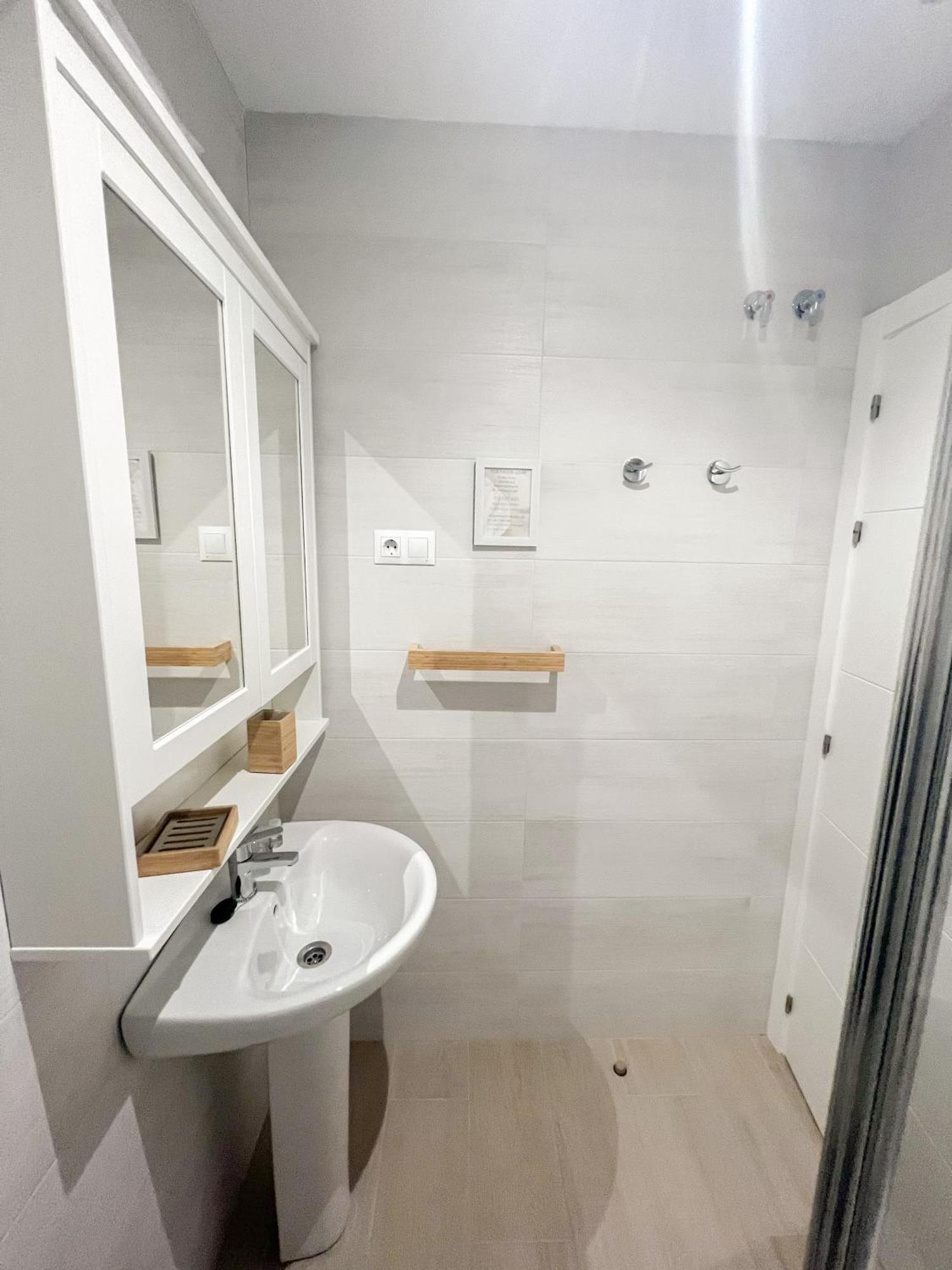 Cozy And Modern Family Flat Carihuela Leilighet Torremolinos Eksteriør bilde