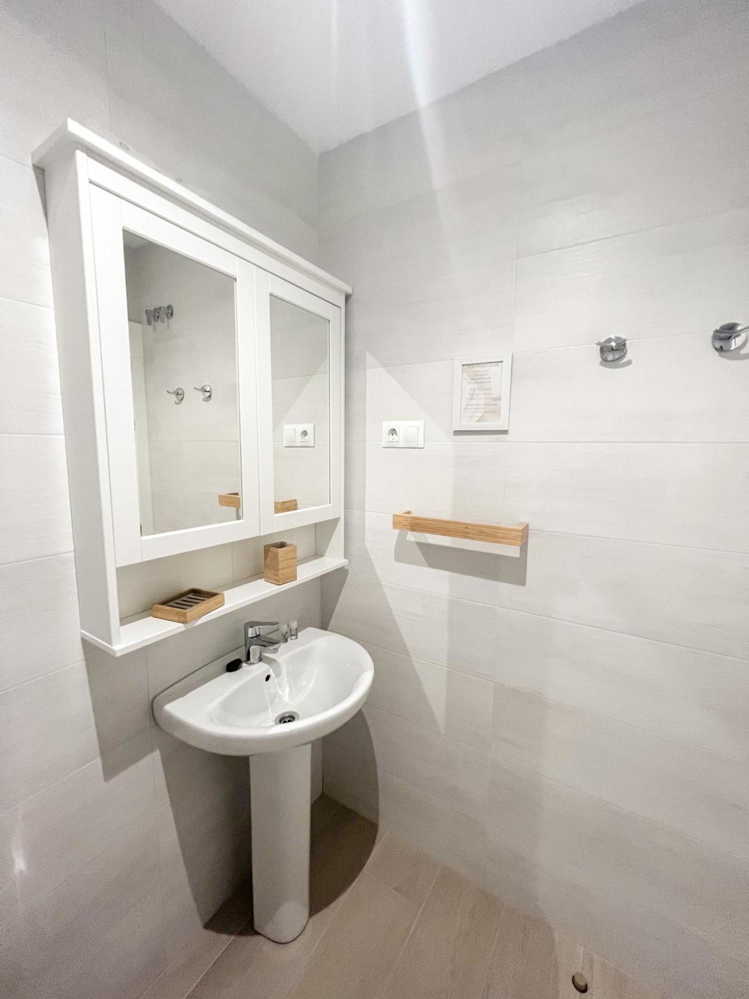Cozy And Modern Family Flat Carihuela Leilighet Torremolinos Eksteriør bilde